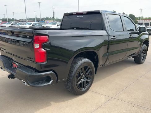 Used 2022 Chevrolet Silverado 1500 RST w/ LPO, Blackout Package AWD/4WD image 9