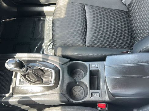 Used 2020 Nissan Rogue SV AWD/4WD image 14