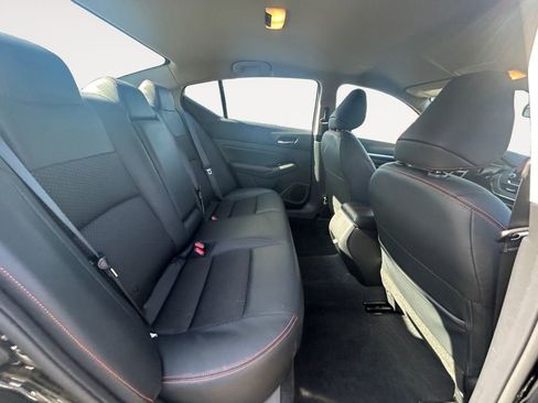Used 2025 Nissan Altima 2.5 SR FWD image 16