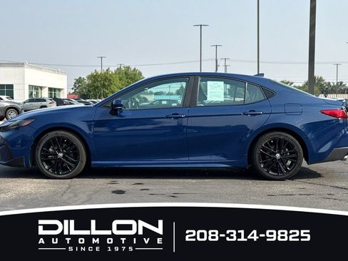 Used 2025 Toyota Camry SE FWD image 7