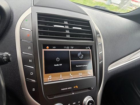 Used 2017 Lincoln MKC Premiere FWD image 10