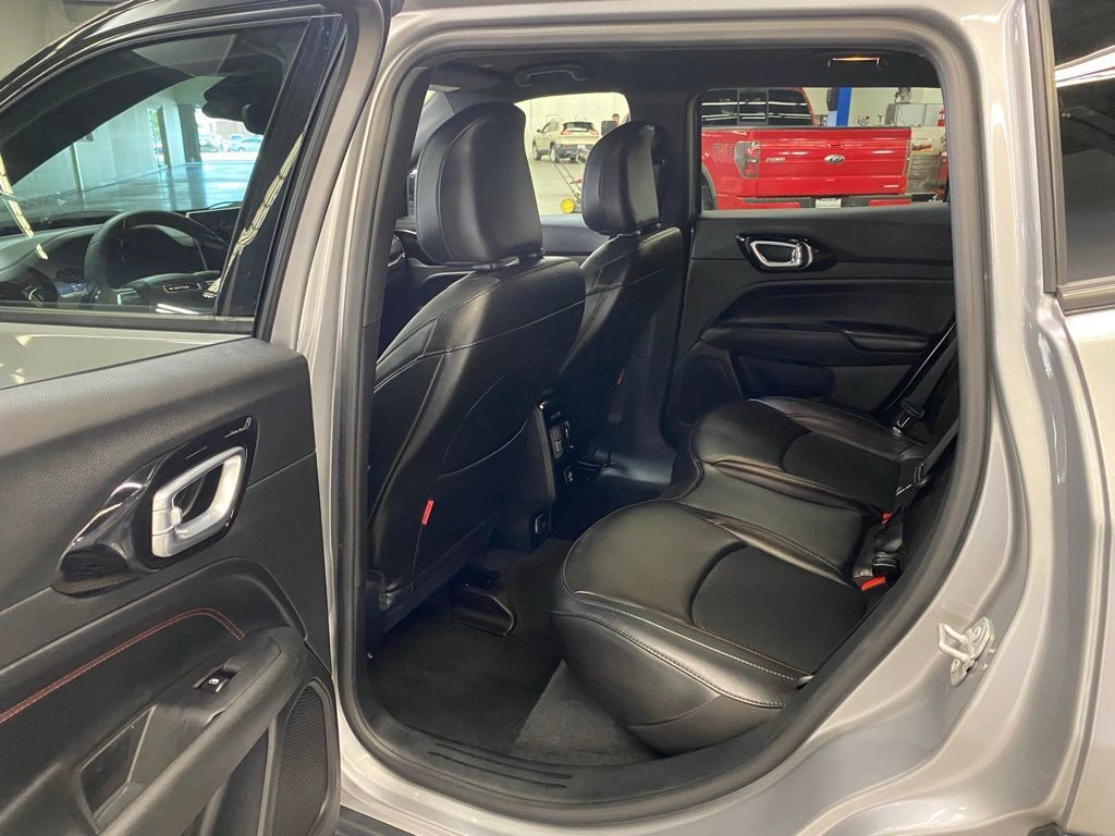 Used 2023 Jeep Compass Trailhawk AWD/4WD image 17