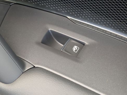 New 2026 Volkswagen Tiguan SE R-Line image 34