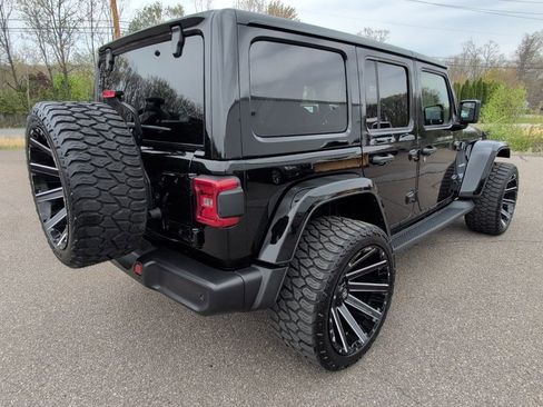 Used 2024 Jeep Wrangler Unlimited Sahara w/ Technology Group AWD/4WD image 7