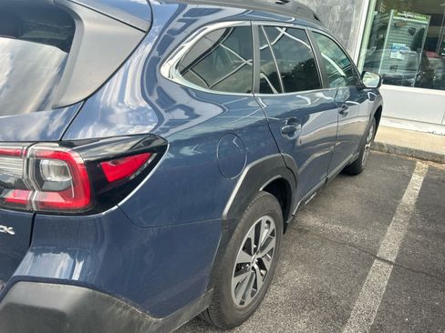 Used 2024 Subaru Outback Premium AWD/4WD image 5