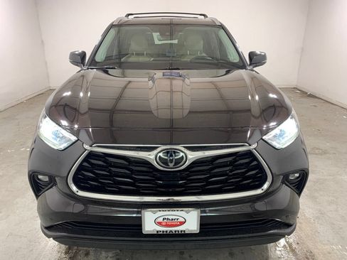 Used 2022 Toyota Highlander Limited FWD image 6