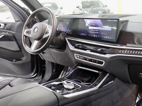 Used 2024 BMW X7 xDrive40i w/ M Sport Package AWD/4WD image 36