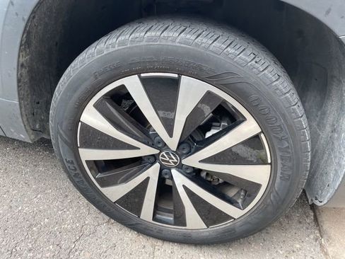 Used 2023 Volkswagen Taos SE image 5