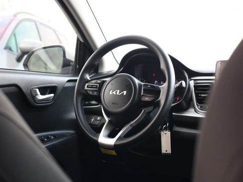 Used 2022 Kia Rio LX image 9