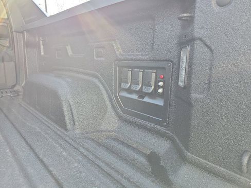 New 2025 Chevrolet Silverado EV RST image 19