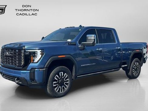 Used 2025 GMC Sierra 2500 Denali Ultimate AWD/4WD image 1