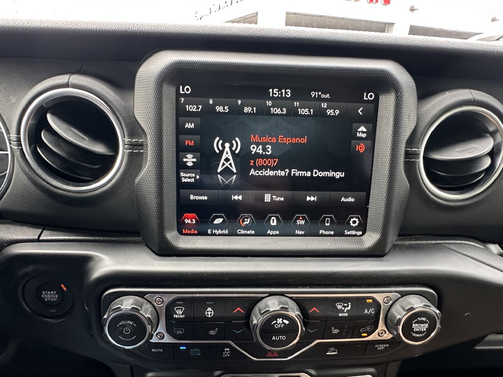Used 2022 Jeep Wrangler Unlimited Sahara w/ Cold Weather Group AWD/4WD image 28