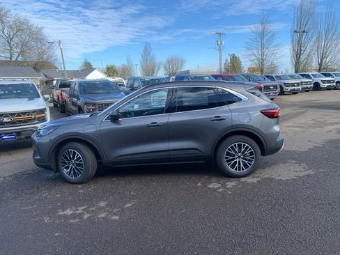 New 2025 Ford Escape Base w/ PHEV Premium Package image 8