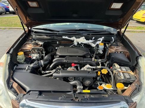 Used 2011 Subaru Outback 2.5i Premium AWD/4WD image 20