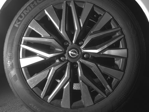 Used 2025 Nissan Altima 2.5 SV FWD image 15