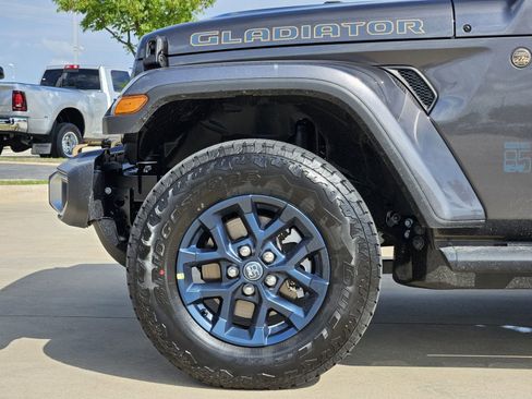 New 2026 Jeep Gladiator Sport AWD/4WD image 11
