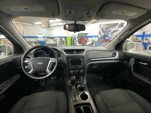 Used 2016 Chevrolet Traverse LT w/ LPO, 'HIT The Road' Package AWD/4WD image 26