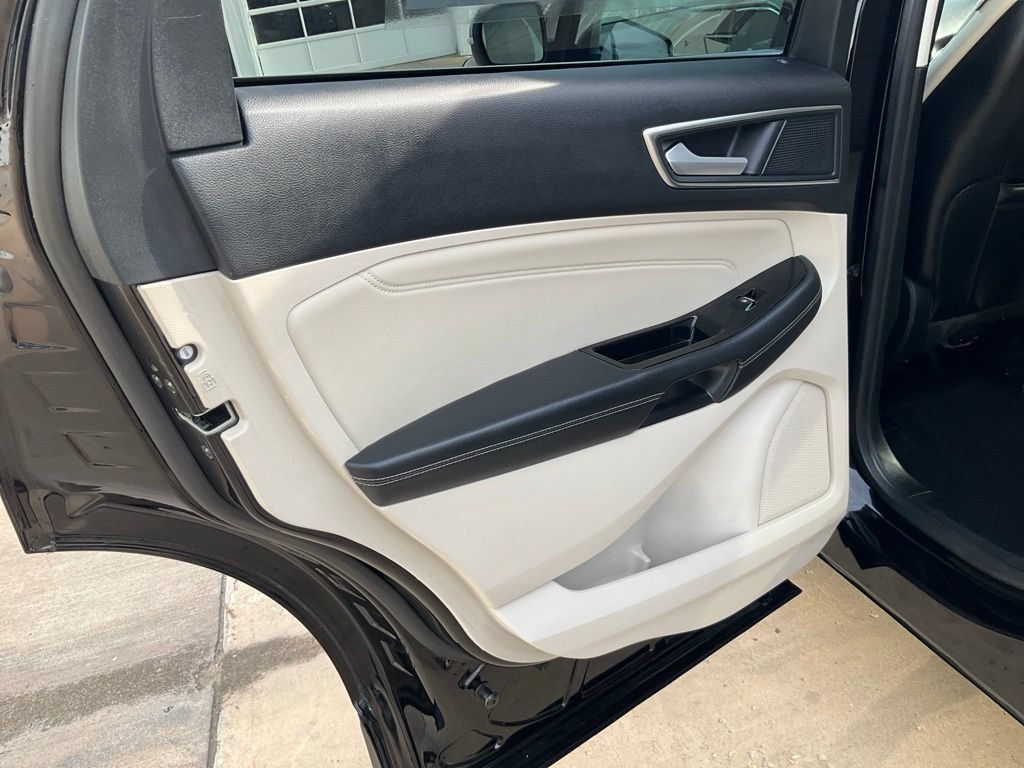 Used 2020 Ford Edge Titanium w/ Cargo Accessory Package FWD image 23
