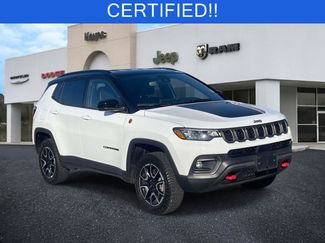 Certified 2025 Jeep Compass Trailhawk AWD/4WD video 1