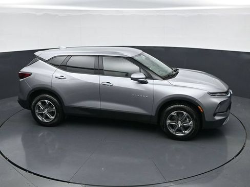 Used 2025 Chevrolet Blazer LT FWD image 32