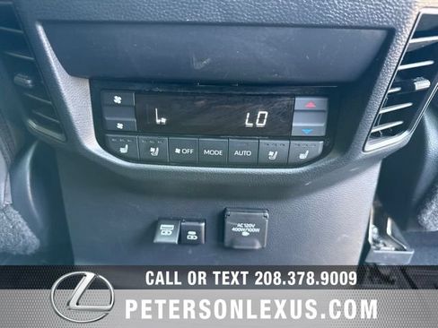 Used 2024 Toyota Sequoia Platinum AWD/4WD image 20