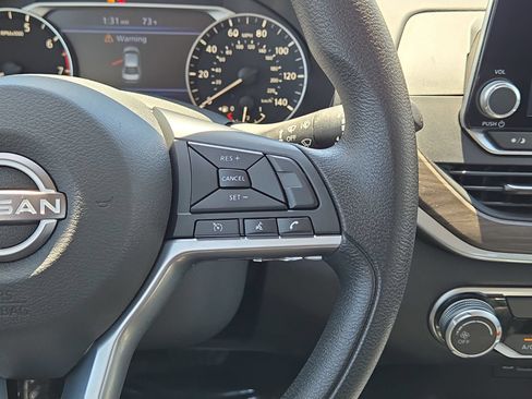 Used 2025 Nissan Altima 2.5 SV AWD/4WD image 20