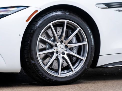 Used 2024 Mercedes-Benz SL 43 AMG image 5