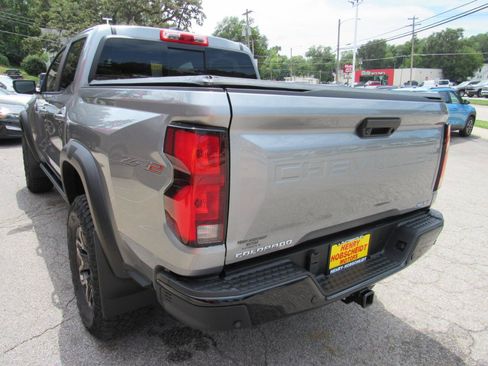 Used 2024 Chevrolet Colorado ZR2 w/ ZR2 Convenience Package III AWD/4WD image 11