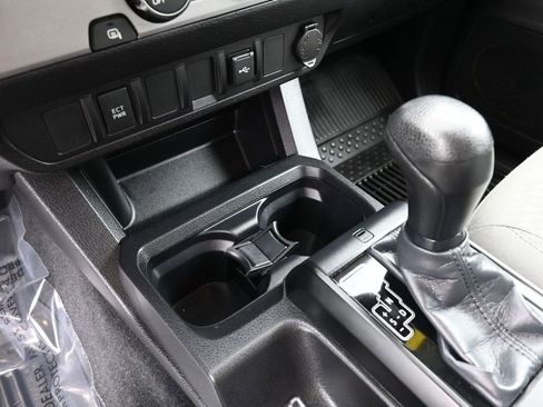Used 2022 Toyota Tacoma SR w/ SR Convenience Package RWD image 24