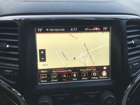 Used 2018 Jeep Grand Cherokee Limited image 24