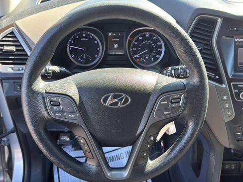 Used 2019 Hyundai Santa Fe XL SE image 14