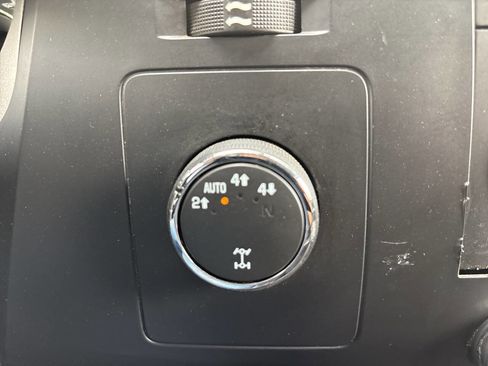 Used 2007 Chevrolet Silverado 1500 LT w/ 1LT Convenience Package AWD/4WD image 12