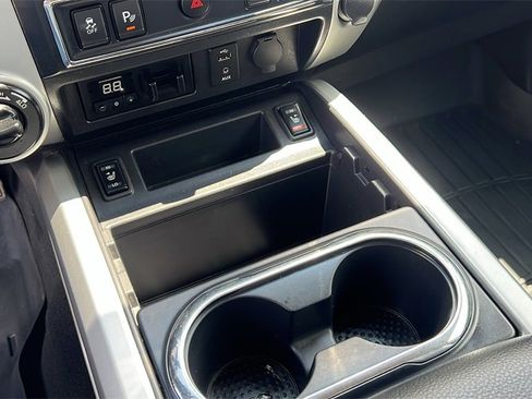 Used 2018 Nissan Titan PRO-4X image 28
