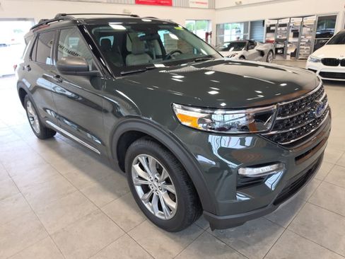 Used 2023 Ford Explorer XLT w/ Equipment Group 202A AWD/4WD image 5