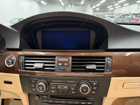 Used 2010 BMW 328i Convertible RWD image 34