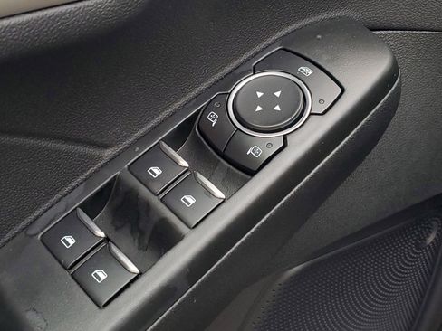 Used 2022 Ford Escape SE w/ SE Sport Appearance Package image 15