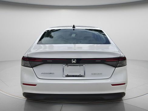 Certified 2025 Honda Accord SE image 6