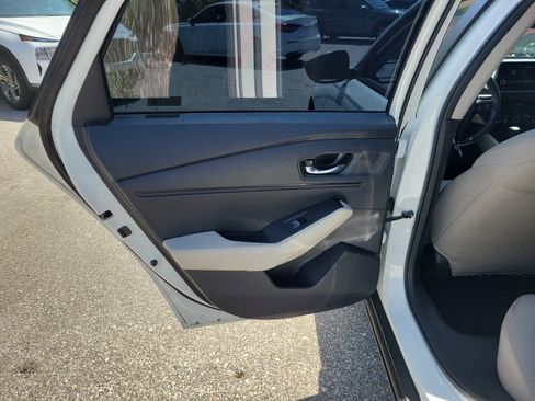 Used 2023 Honda Accord LX image 13