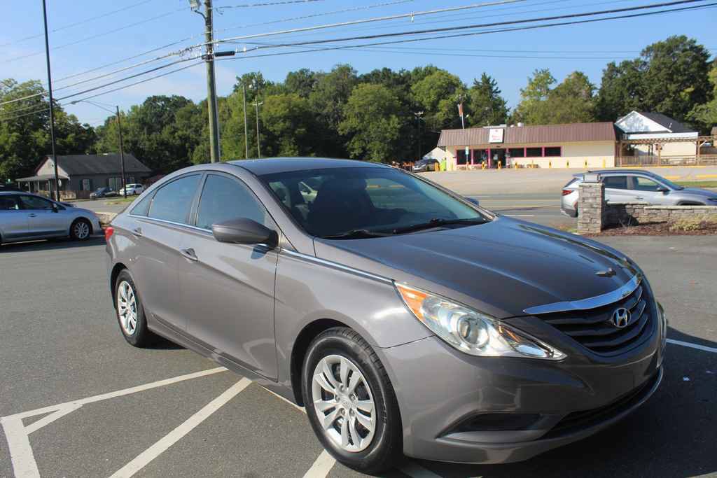 Used 2012 Hyundai Sonata GLS FWD image 3