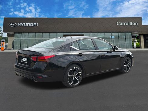 Used 2025 Nissan Altima 2.5 SR FWD image 5