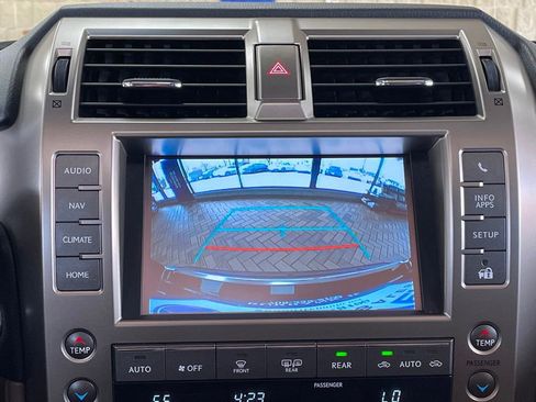 Used 2020 Lexus GX 460 Premium w/ Premium Package image 40