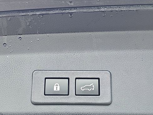 Certified 2025 Subaru Ascent Premium AWD/4WD image 18