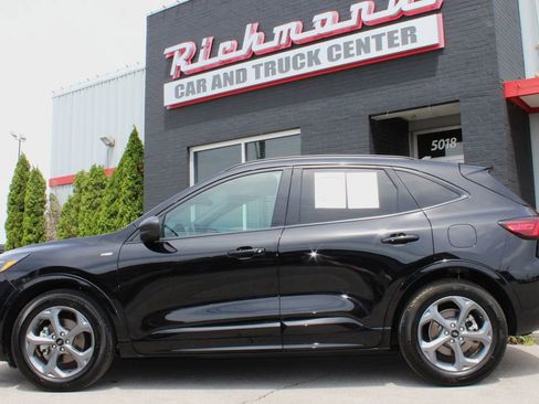 Used 2024 Ford Escape ST-Line w/ Cold Weather Package FWD image 6