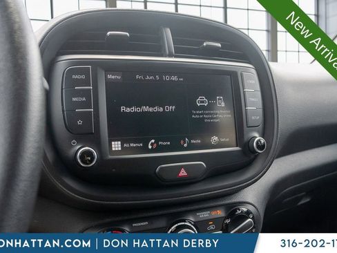 Used 2023 Kia Soul LX w/ LX Technology Package FWD image 9