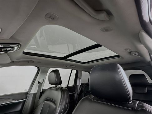 Used 2024 Jeep Grand Cherokee Limited w/ Black Appearance Package image 14