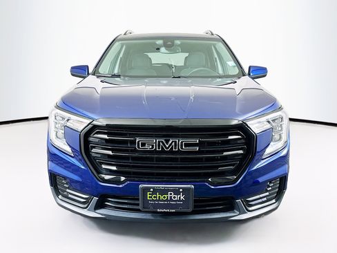 Used 2022 GMC Terrain SLE w/ Driver Convenience Package image 2