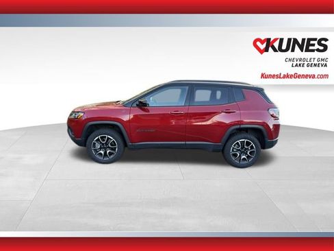 Used 2025 Jeep Compass Trailhawk image 11