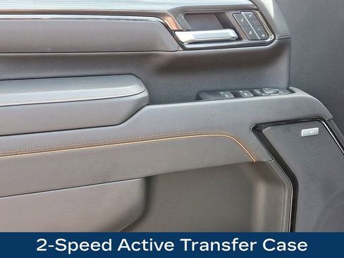 Used 2025 GMC Sierra 2500 AT4 image 17