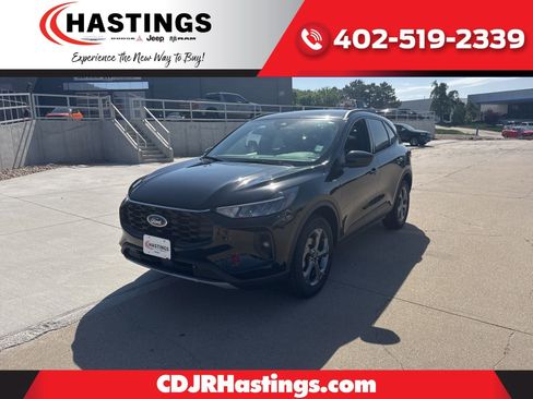 Used 2025 Ford Escape ST-Line Select AWD/4WD image 1