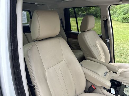 Used 2016 Land Rover LR4 AWD/4WD image 27